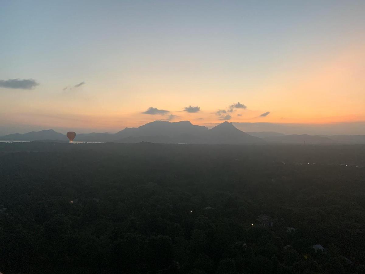 Lak View Family Resort Dambulla Bagian luar foto