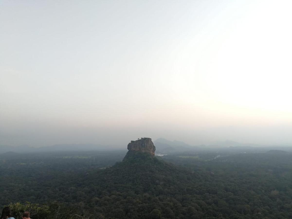 Lak View Family Resort Dambulla Bagian luar foto